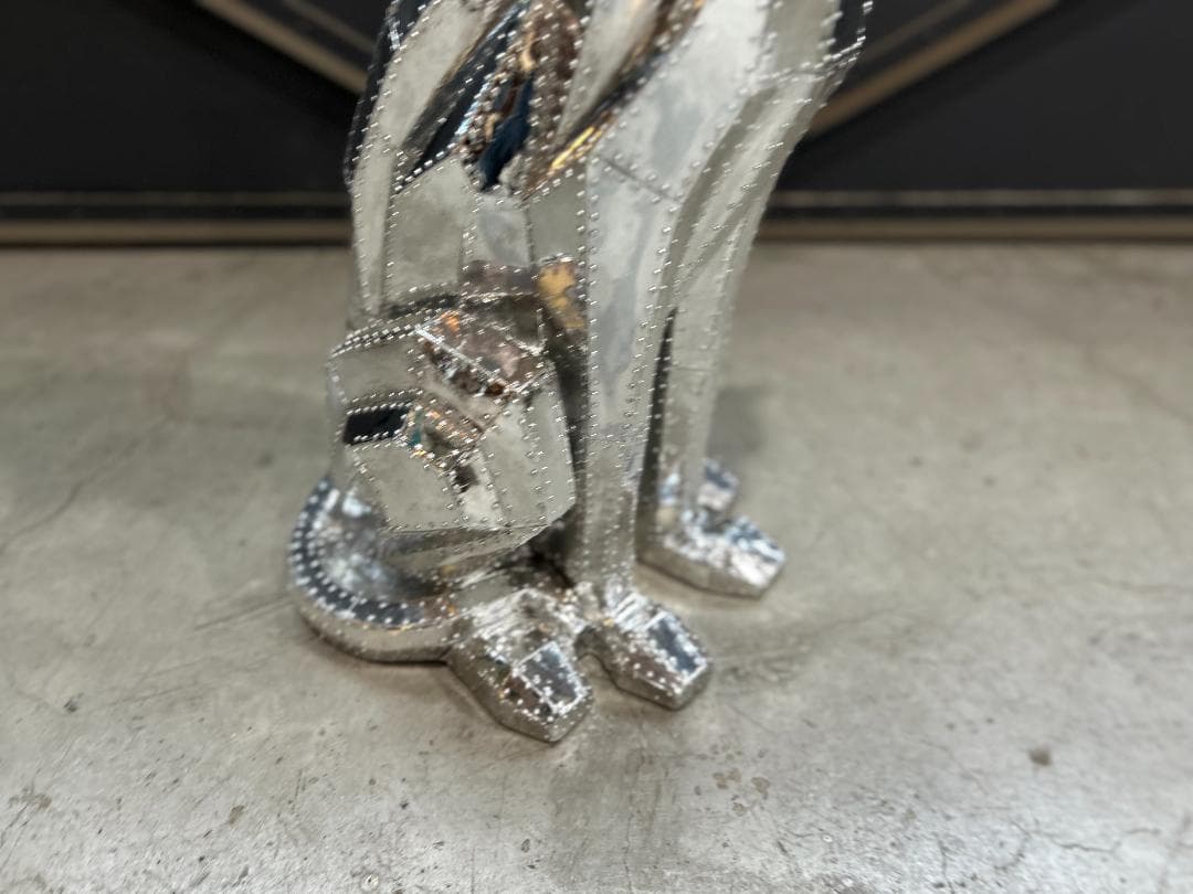 カレ / KARE｜シッティングキャットリベットクローム｜シルバー