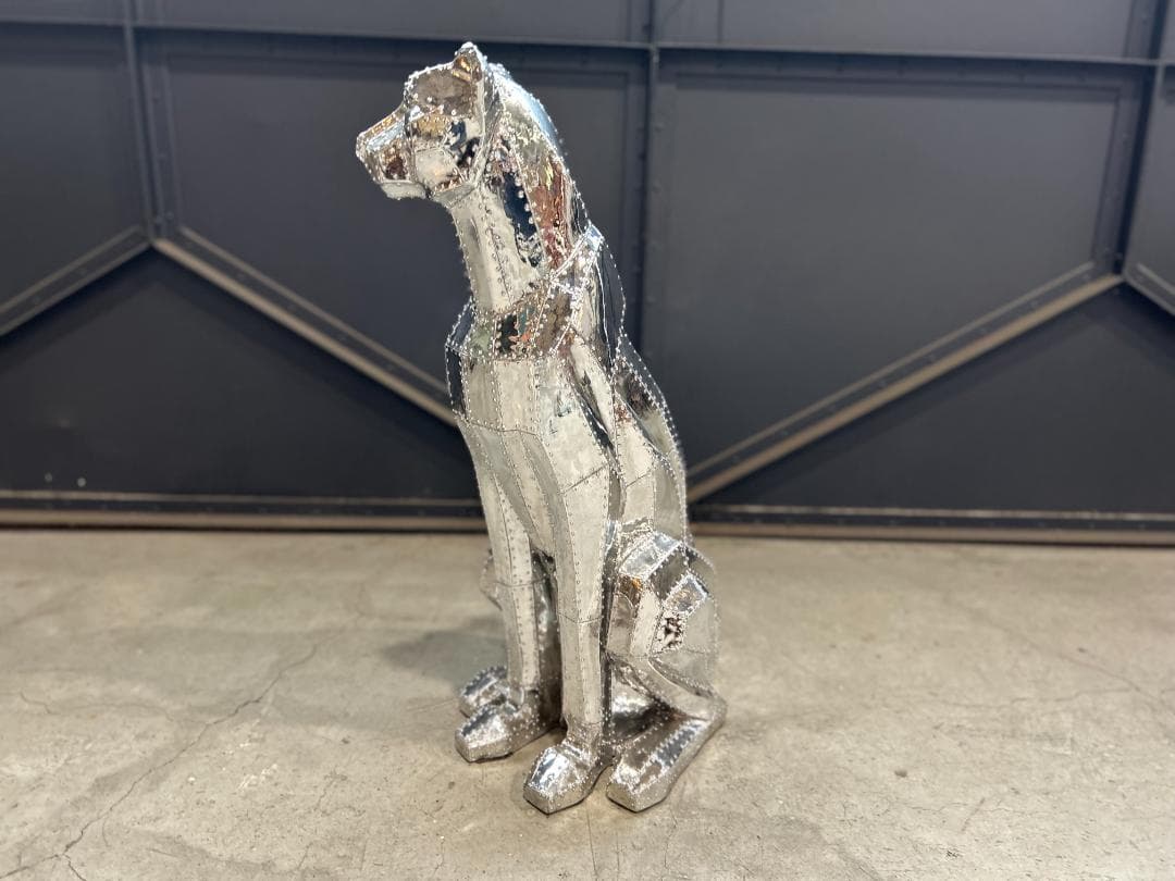 カレ / KARE｜シッティングキャットリベットクローム｜シルバー