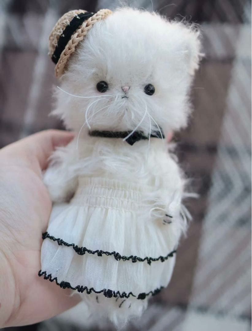 白い猫ちゃん アーティストベア 海外作家様 ハンドメイド ぬいぐるみ 置物