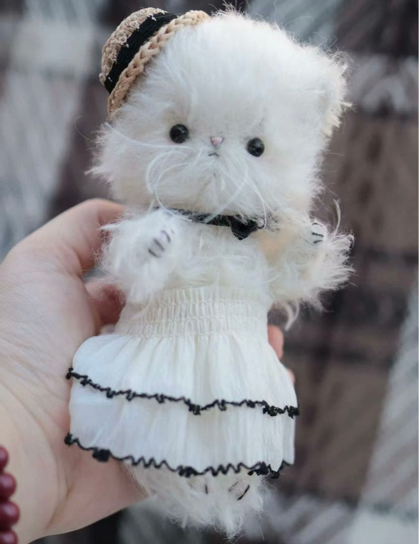 白い猫ちゃん アーティストベア 海外作家様 ハンドメイド ぬいぐるみ 置物