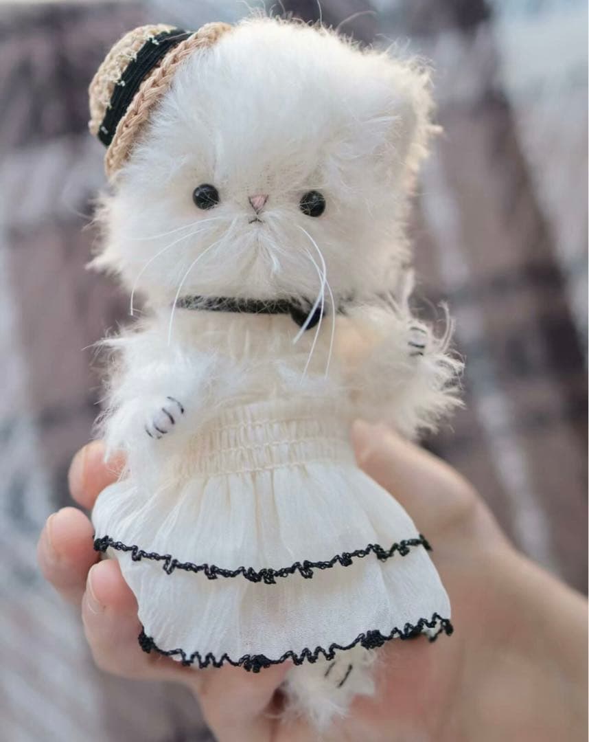 白い猫ちゃん アーティストベア 海外作家様 ハンドメイド ぬいぐるみ 置物