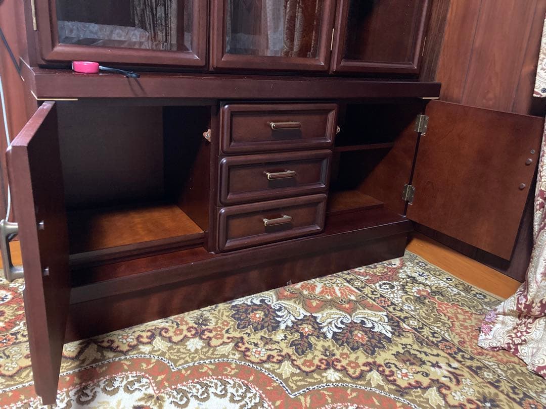 ダークブラウン木製キャビネット