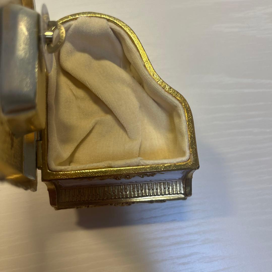 オルゴール 女性の彫刻 バラ装飾