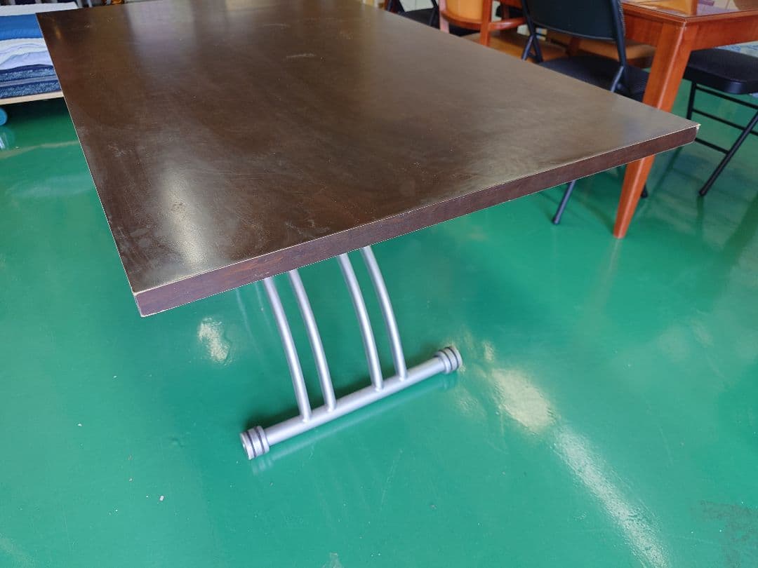 ★期間限定セール★　昇降式テーブル ダークブラウン　無段階調整