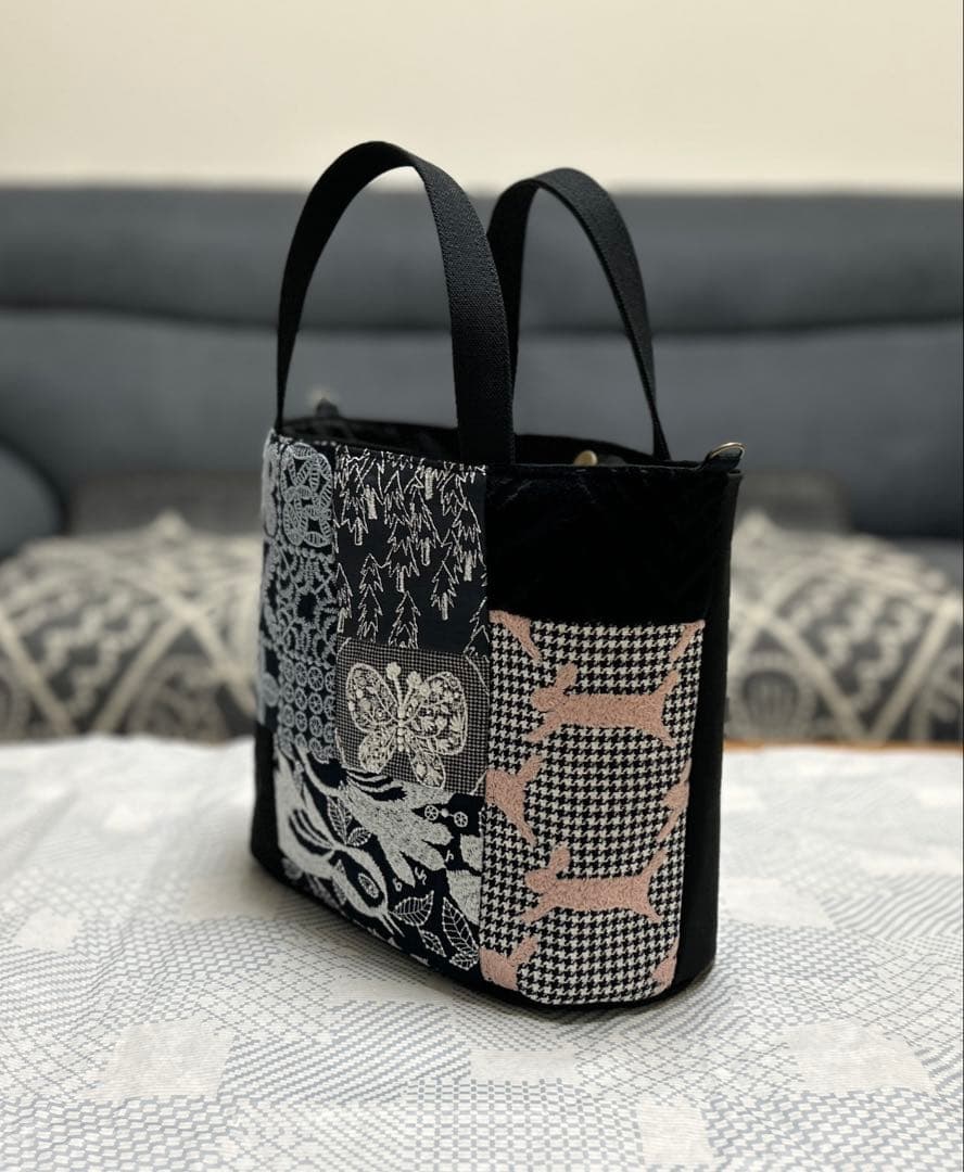 ハンドメイド ミナペルホネン パッチの楕円底トート