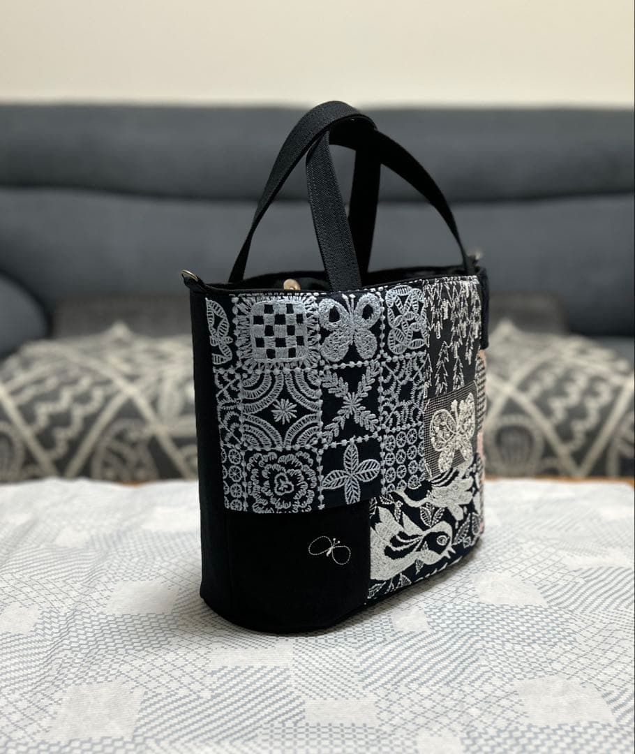 ハンドメイド ミナペルホネン パッチの楕円底トート