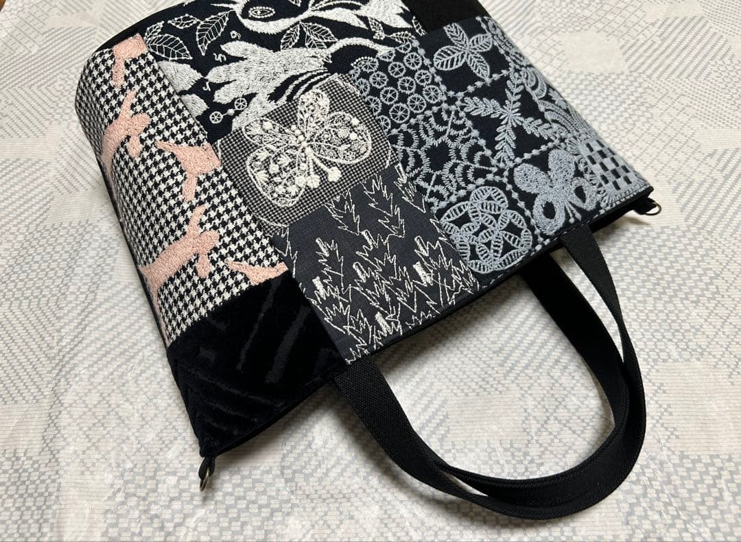 ハンドメイド ミナペルホネン パッチの楕円底トート