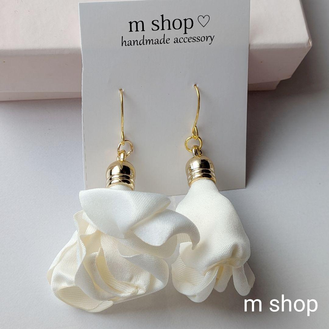 ハンドメイドピアス☆439 - メルカリ