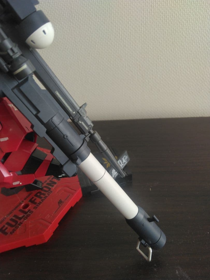 ガンプラ MG シナンジュ 全塗装完成品 バズーカ 専用台座付 - メルカリ