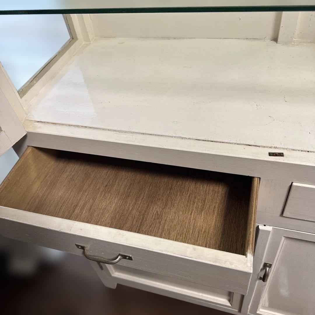 アンティーク ケビント　薬品棚　ガラスキャビネット　ホワイト　シャビー　飾り棚