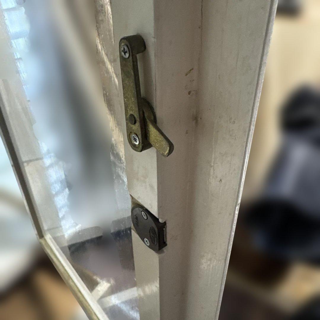 アンティーク ケビント　薬品棚　ガラスキャビネット　ホワイト　シャビー　飾り棚