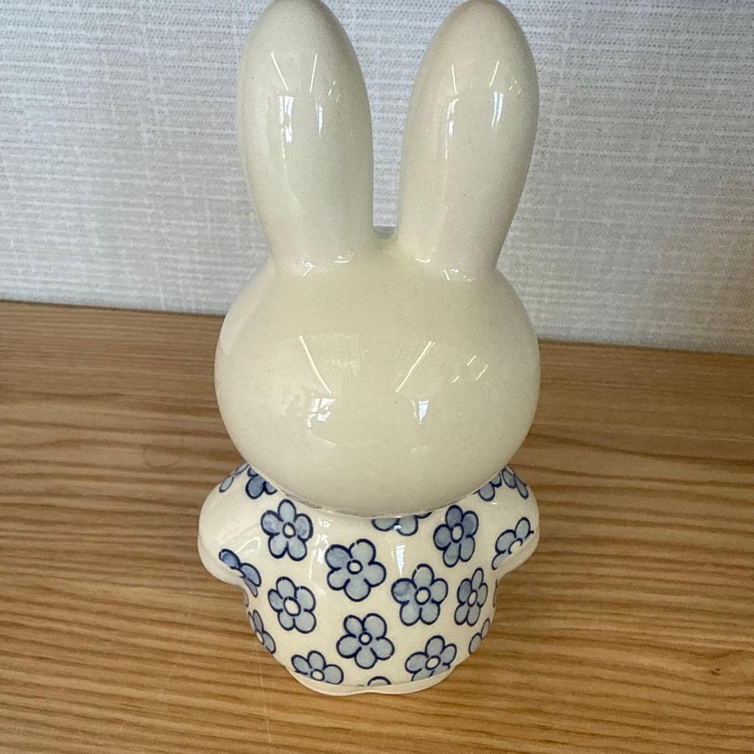 大阪関西万博　オランダ館　ミッフィー　スタチュー　デルフト陶器