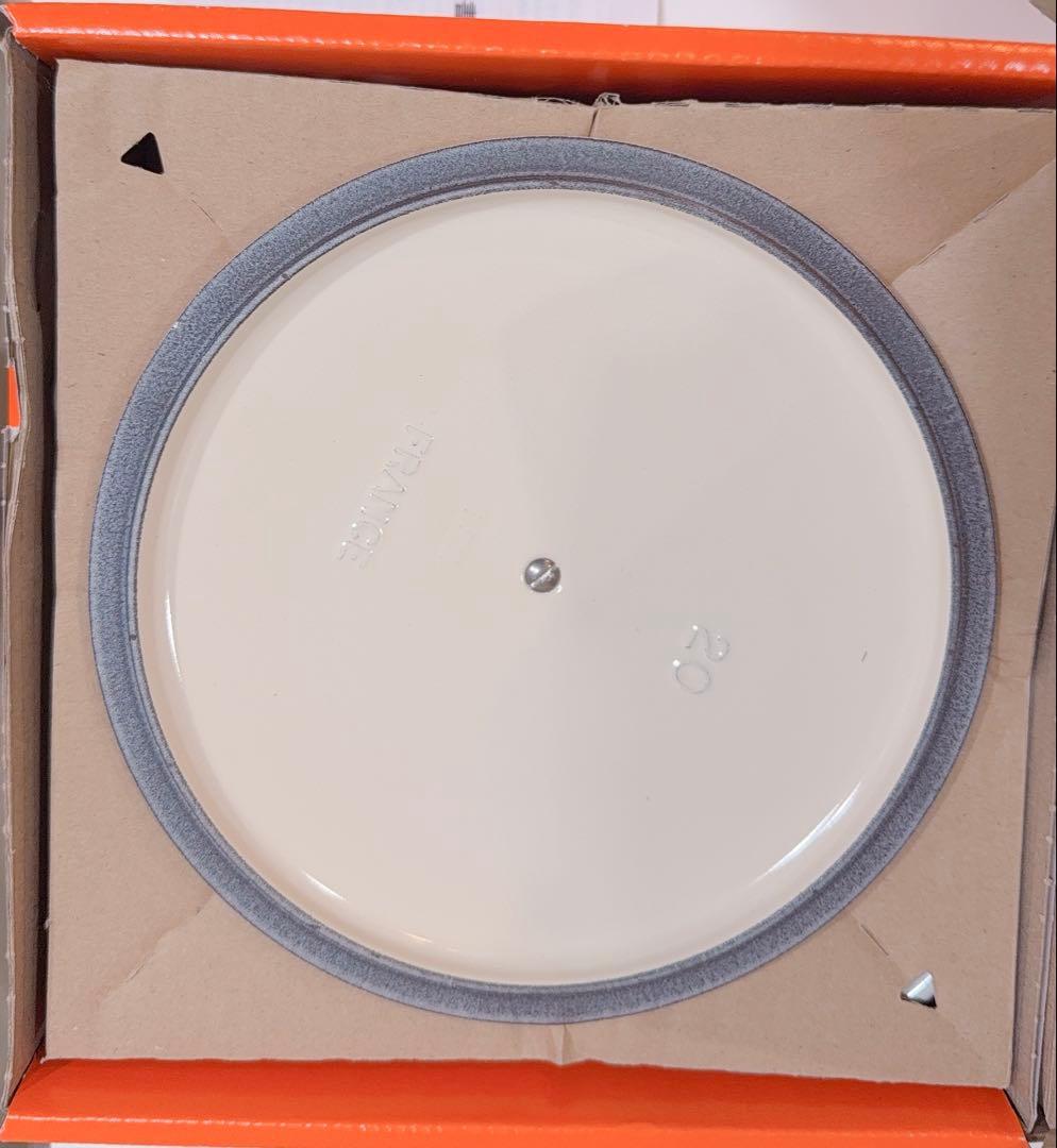 【新品】 シグニチャー ココット・ロンド 20cm メレンゲ (カッパーツマミ)