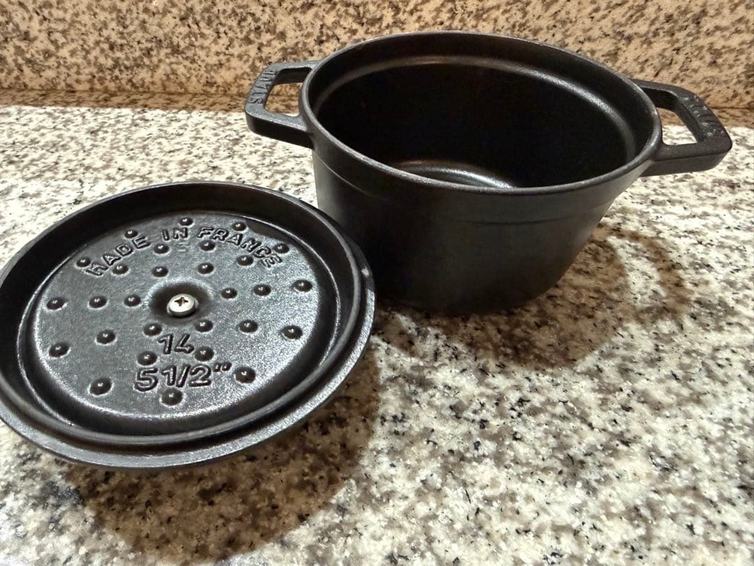 ストウブ鍋　14センチ　未使用
