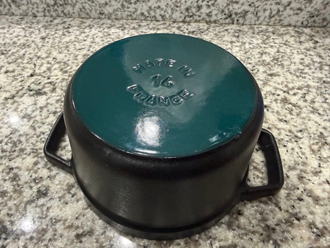 ストウブ鍋　14センチ　未使用