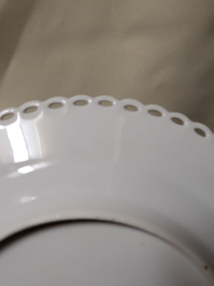 ロイヤルコペンハーゲン　バーガンディフルーテッド　フルレース　プレート