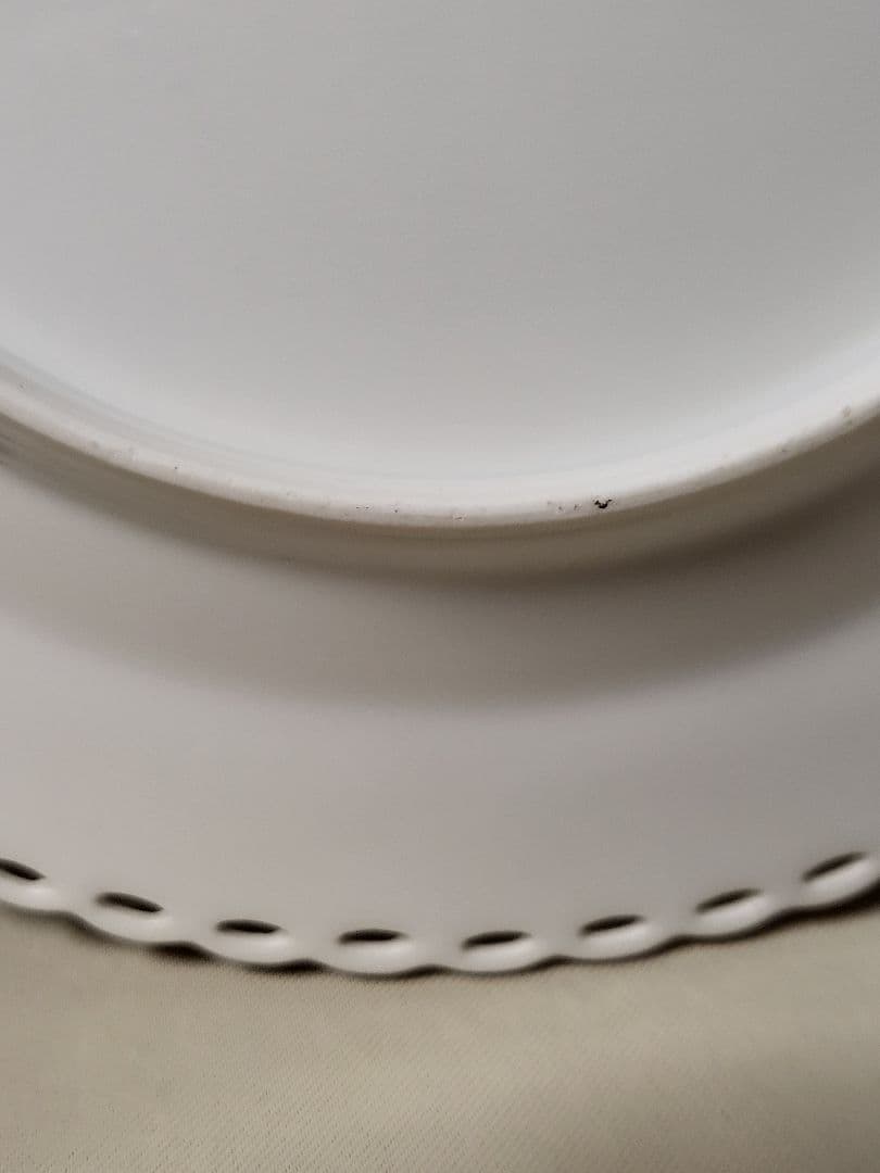 ロイヤルコペンハーゲン　バーガンディフルーテッド　フルレース　プレート