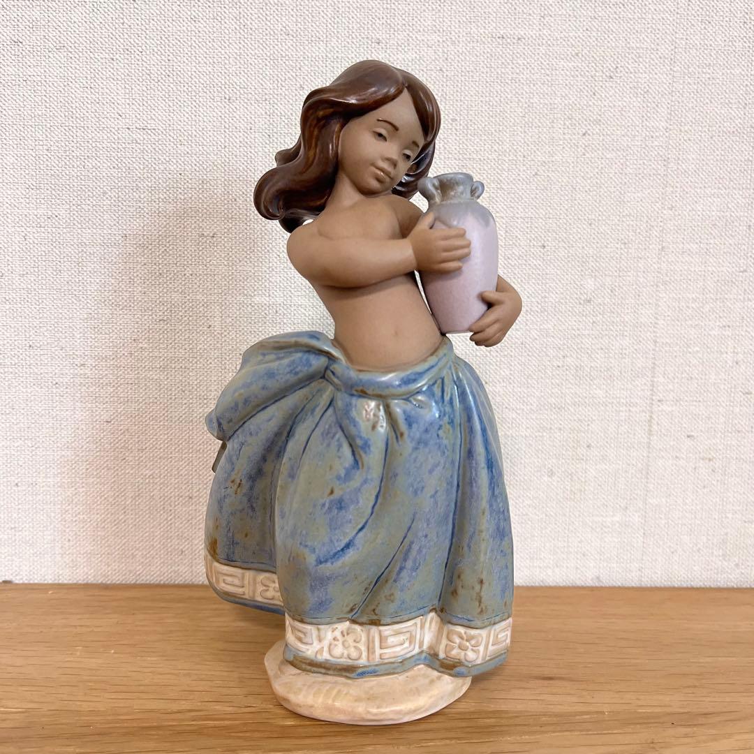 リヤドロ 水汲みの少女 壺を持つ少女 陶器 限定品 - メルカリ
