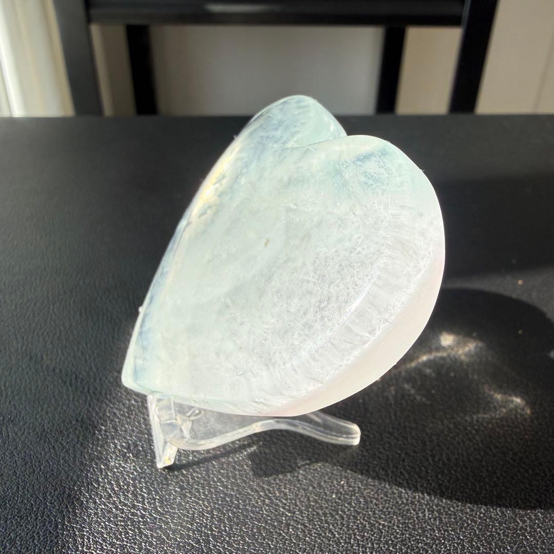 【にじいろ】天然石フローライトのハート　置物　台座付きNO.021307