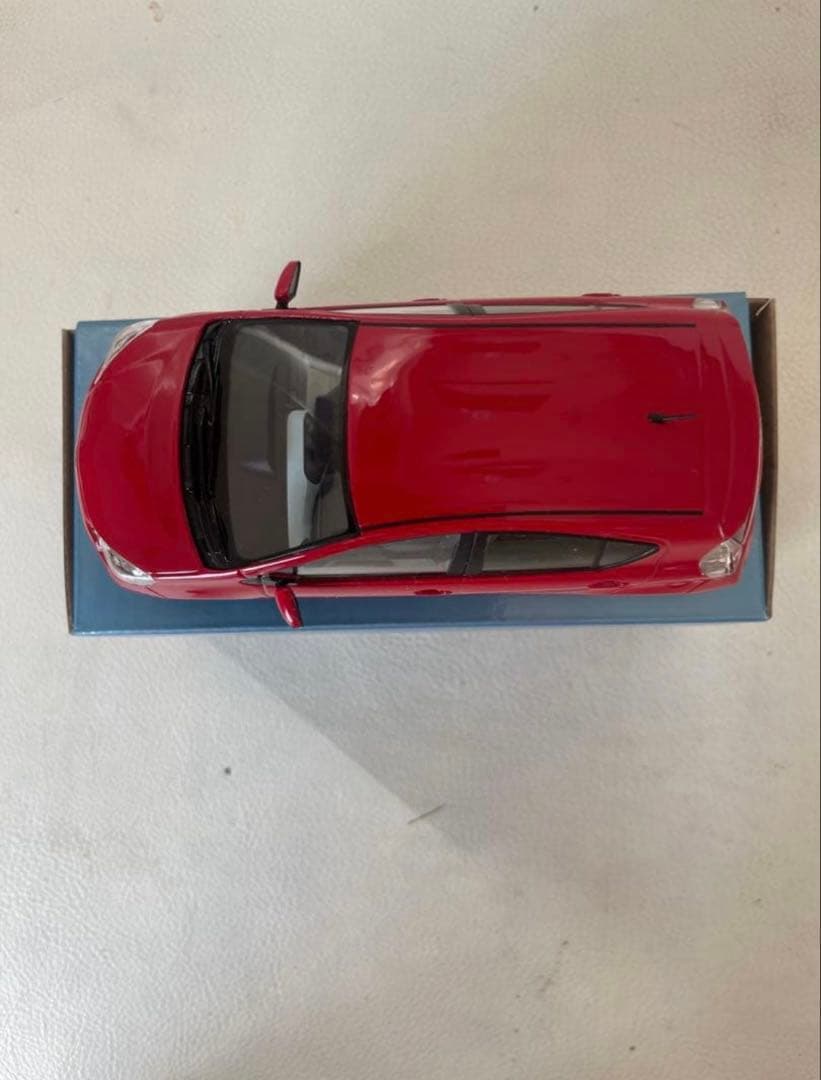 トヨタ アクア NHP10 前期ミニカー ⑥ 3P0 スーパーレッドⅤ 非売品