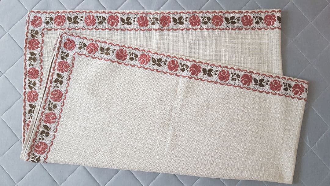 ホワイト 花柄 テーブルクロス