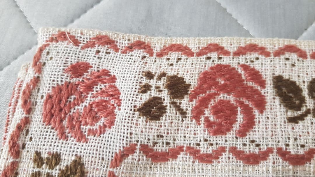 ホワイト 花柄 テーブルクロス