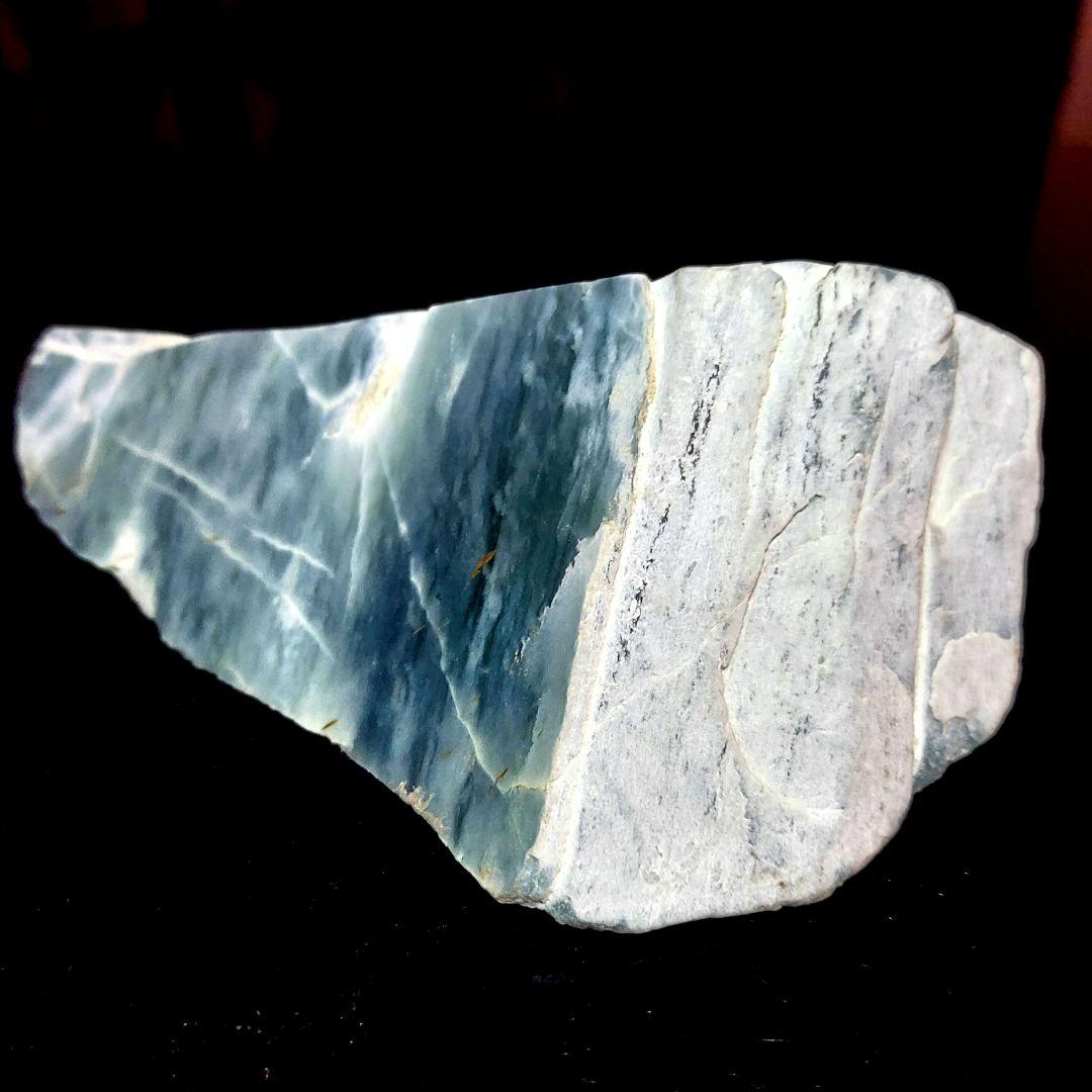 希少！産出量の少ないブルーグリーンが綺麗な グアテマラ翡翠原石3面