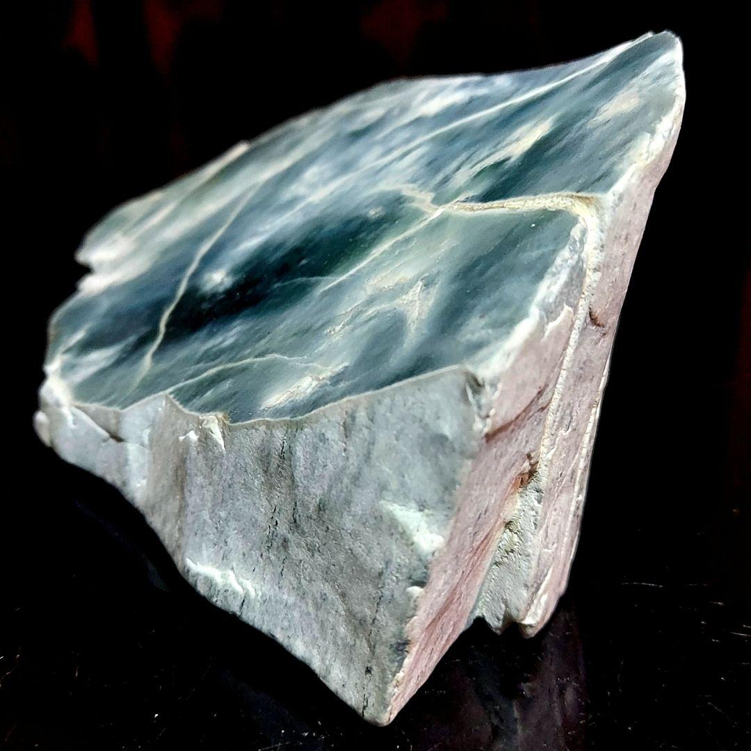 希少！産出量の少ないブルーグリーンが綺麗な グアテマラ翡翠原石3面