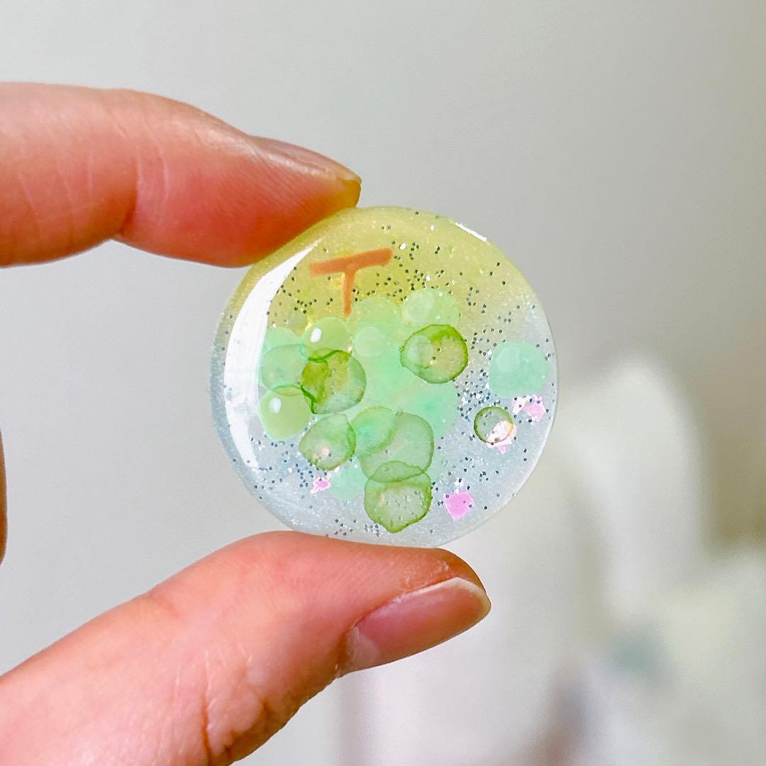 たらしこみマスカット　ヘアゴム　ブローチ　レジン