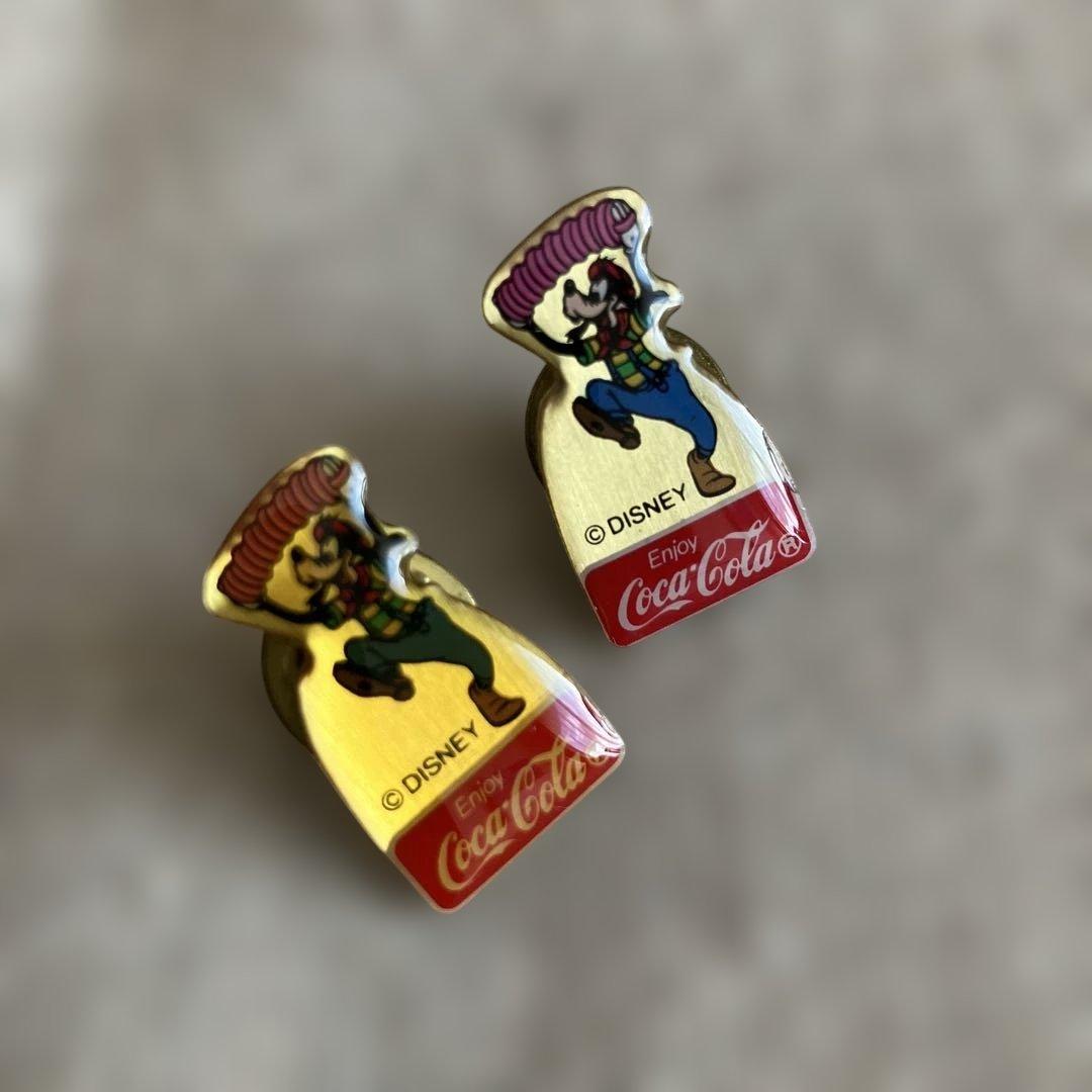 ディズニー コカ・コーラ ピンバッジ 2個セット - メルカリ