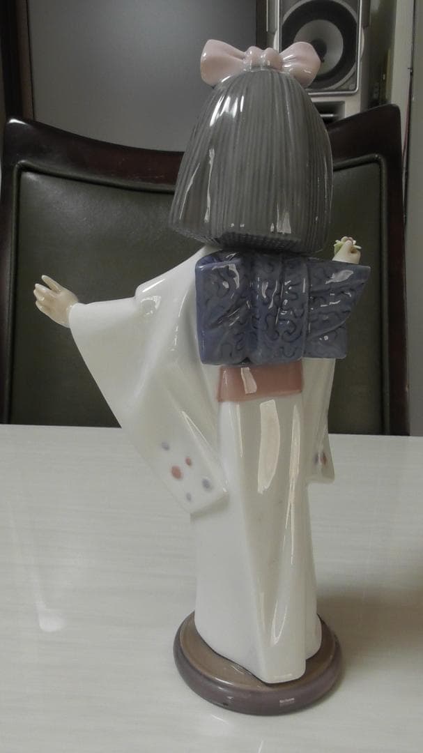 まりも　LLADRO　リヤドロ　【花を見つめる少女】　リアドロ 　L460