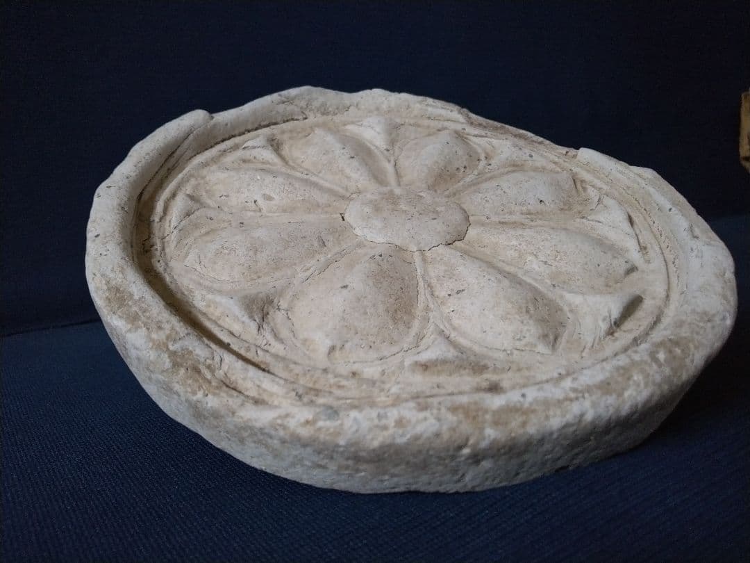 白鳳時代　単弁蓮花文鐙瓦　仏教美術　古美術　須恵器　土器　壺　寺院跡　発掘品