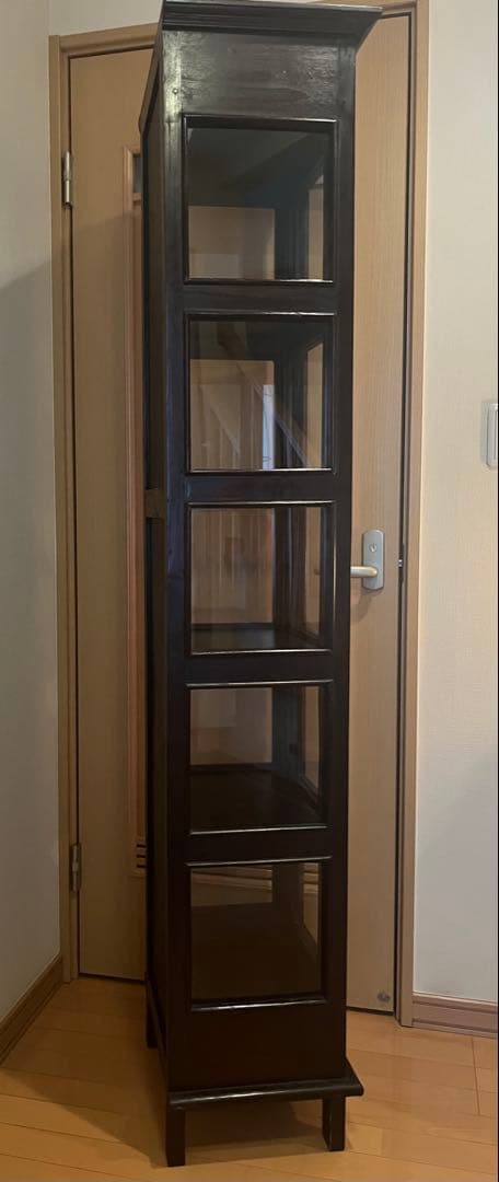 木製ガラス扉付キャビネット 本棚　アジアン家具　キャビネット