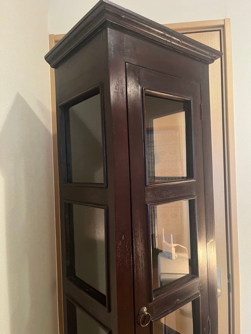 木製ガラス扉付キャビネット 本棚　アジアン家具　キャビネット