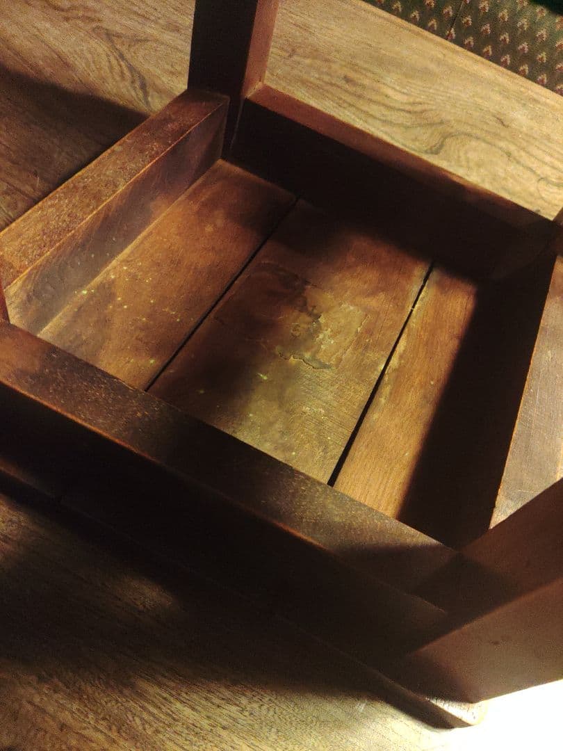 ヴィンテージ 木製スツール 角椅子 花台 飾り台　チェア　レトロ　無垢