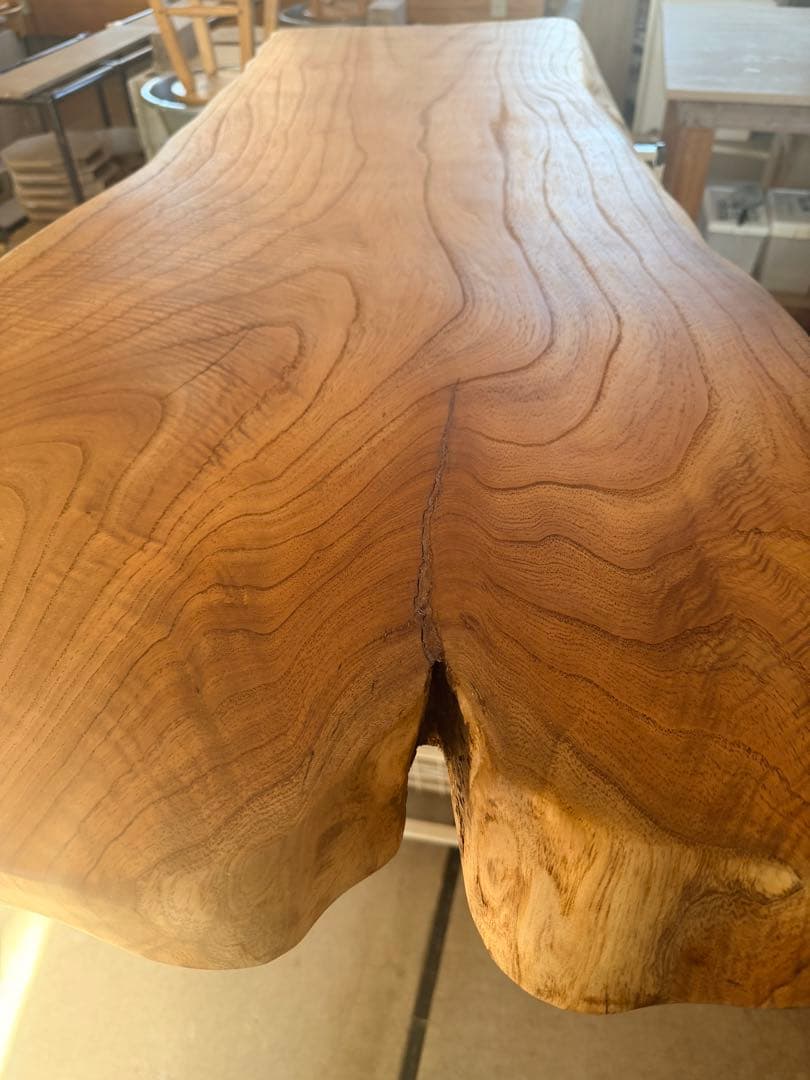 一枚板　無垢　オイルフィニッシュ　欅？　テーブル