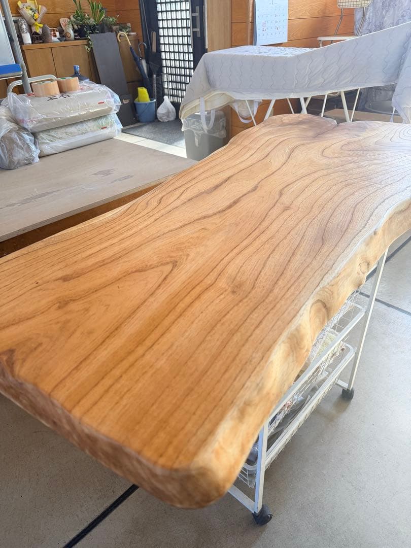 一枚板　無垢　オイルフィニッシュ　欅？　テーブル