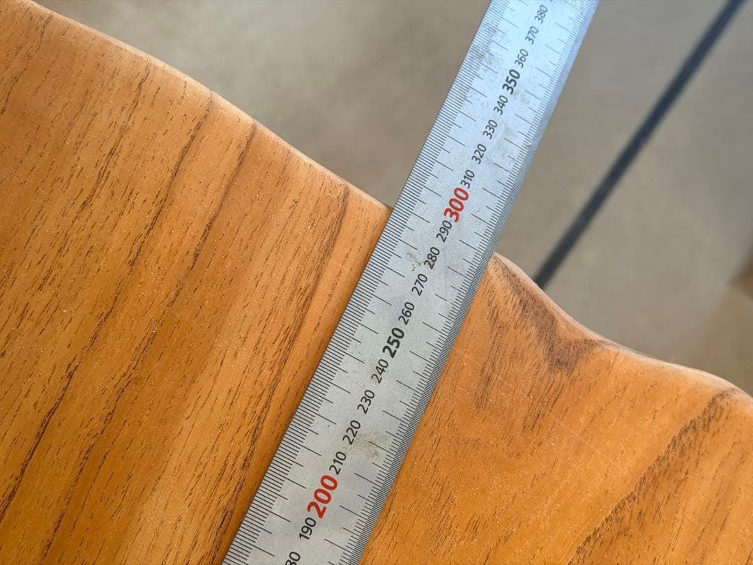 一枚板　無垢　オイルフィニッシュ　欅？　テーブル