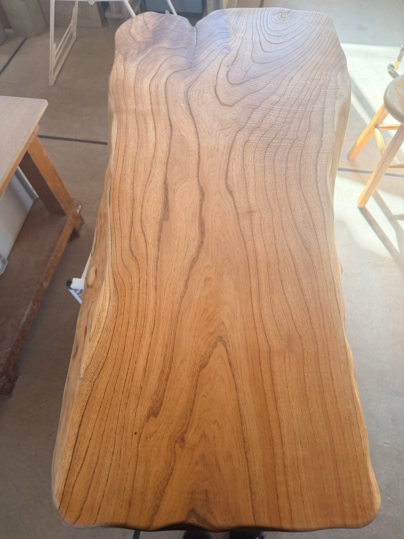 一枚板　無垢　オイルフィニッシュ　欅？　テーブル