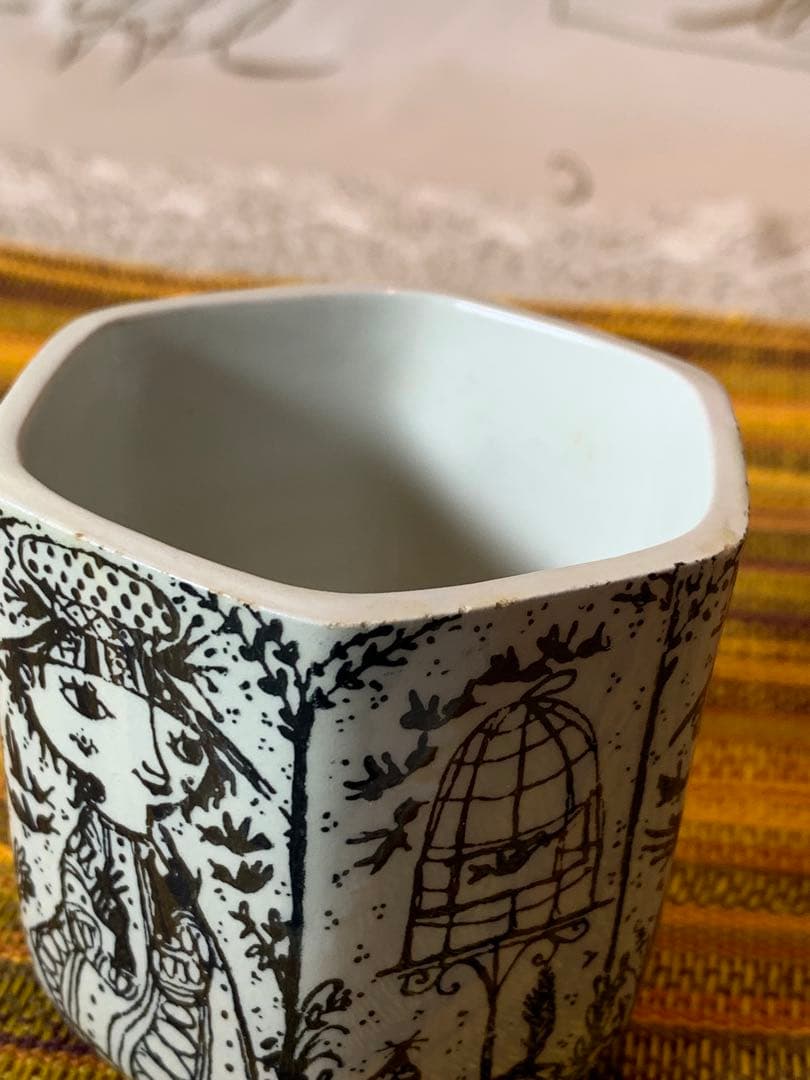 ビヨンヴィンブラッド ニモール窯のビンテージの初期少女柄の可愛い