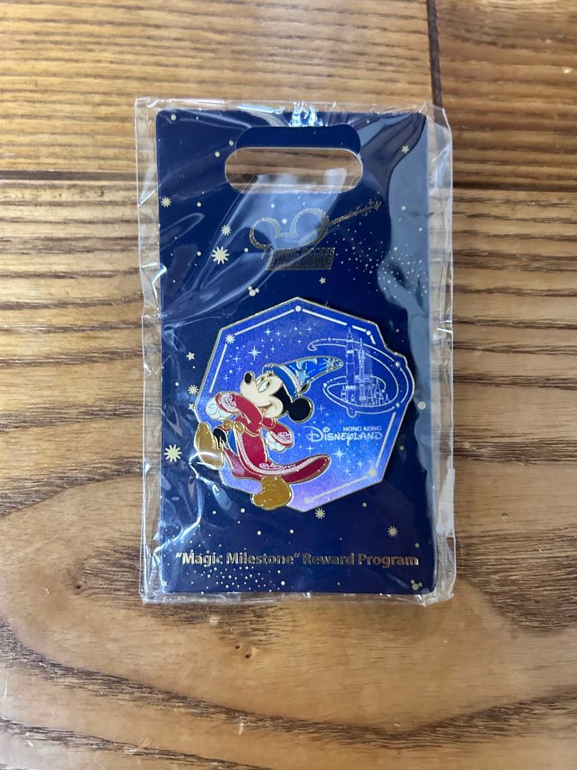 ◇未開封◇香港ディズニー年パス特典ピンバッジ 3点セット - メルカリ
