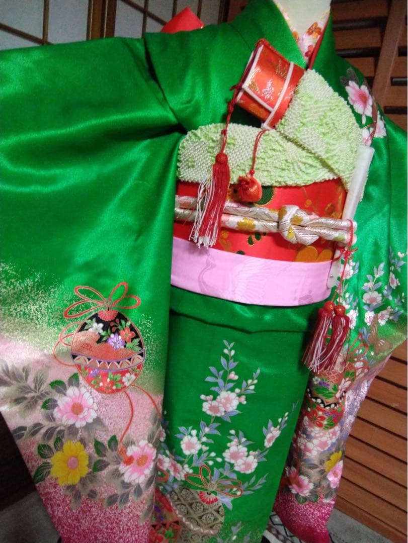 Keiko です。7歳向け・化繊のお着物セット