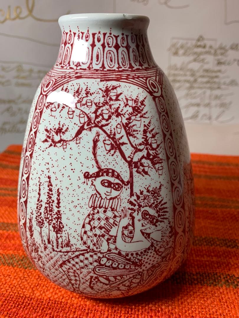 ビヨンヴィンブラッド　レアなニモール窯のビンテージの花瓶マスカレード絵柄が素敵！