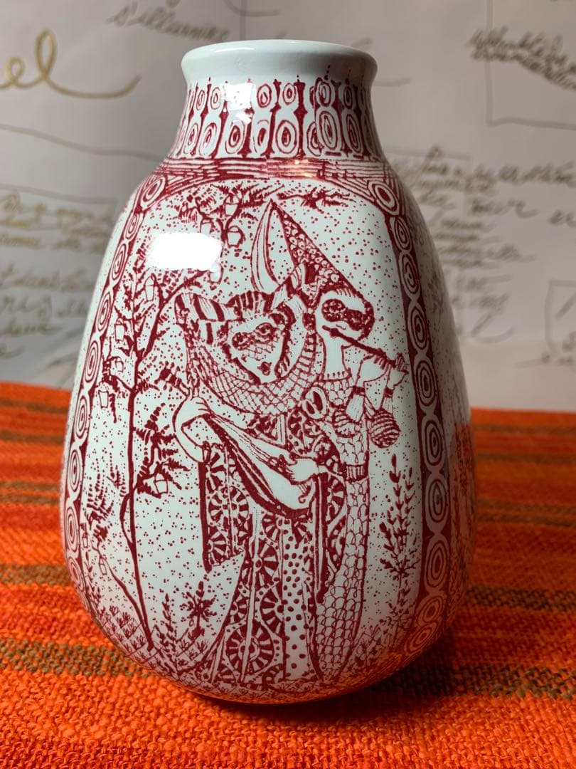 ビヨンヴィンブラッド　レアなニモール窯のビンテージの花瓶マスカレード絵柄が素敵！