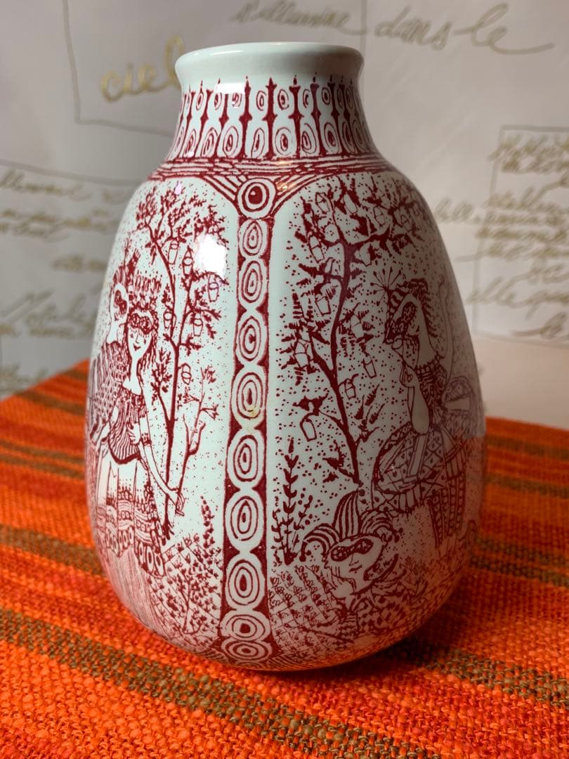 ビヨンヴィンブラッド　レアなニモール窯のビンテージの花瓶マスカレード絵柄が素敵！