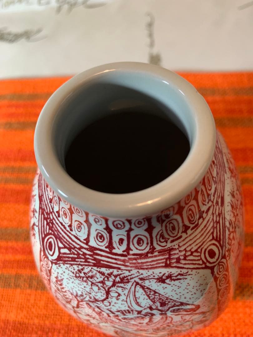 ビヨンヴィンブラッド　レアなニモール窯のビンテージの花瓶マスカレード絵柄が素敵！