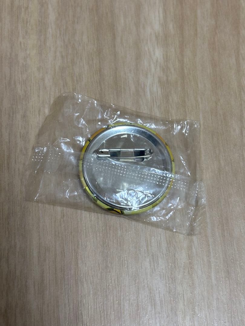 ポケモンセンター 限定 缶バッジ ピカチュウ 2006年 - メルカリ