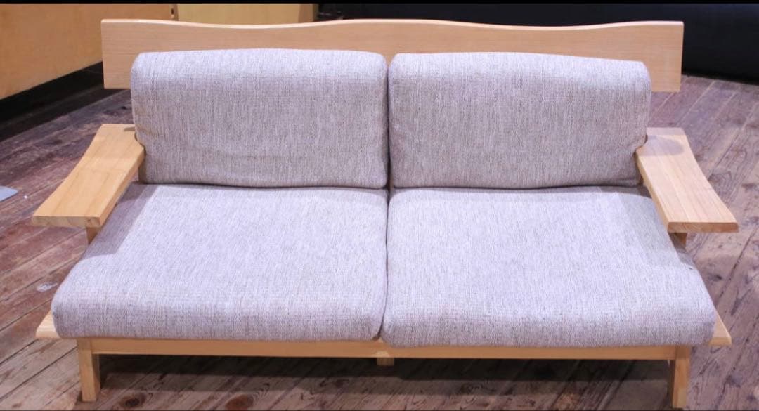 2人がけソファ　北欧テイスト