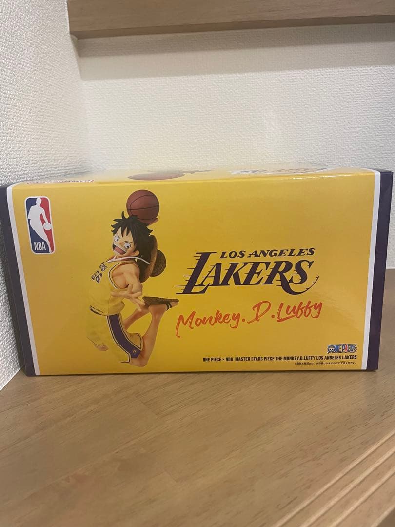 【ロサンゼルス　レイカーズ】ワンピースベースショップ ルフィ NBA フィギュア