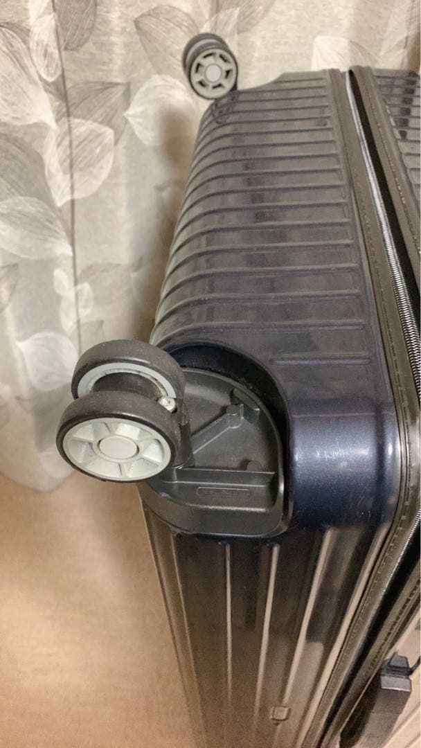 美品✨TSAリモワ82L 4輪サルサエアーネイビー